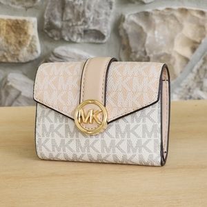 ⚠️LAST 1⚠️ Michael Kors Carmen Logo MD Wallet
